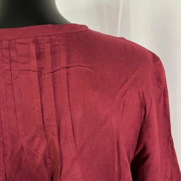 🛍 6 for $35 • NWOT Blair Burgundy Lace Accent Pleated Button Front Tunic Blouse - Picture 12 of 16